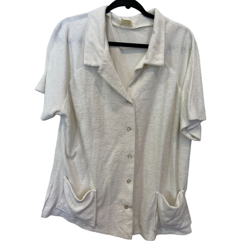Shaker Sport Button Up Shirt White Womens Short Sleeve Collared Front Pockets